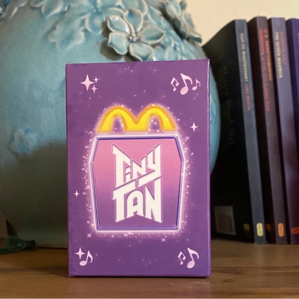 NWT TinyTAN BTS Throwback & Encore Collectible Figurine Set: Jung Kook, V, RM - Picture 5 of 15